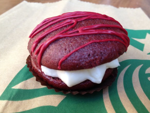 Red velvet mini whoopie pie Starbucks Red velvet mini whoopie pie Starbucks