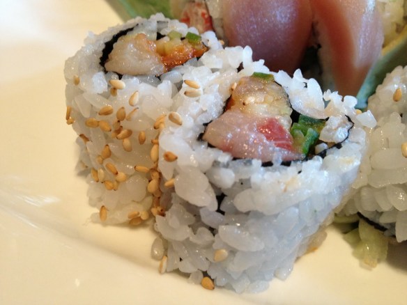 Spicy hamachi roll Kama Sushi
