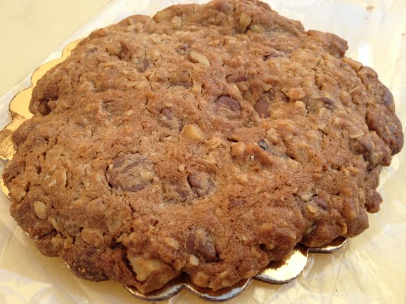 Oatmeal chocolate chunk cookie Koffi