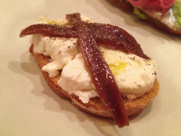 Cantabrian anchovy montadito Contigo