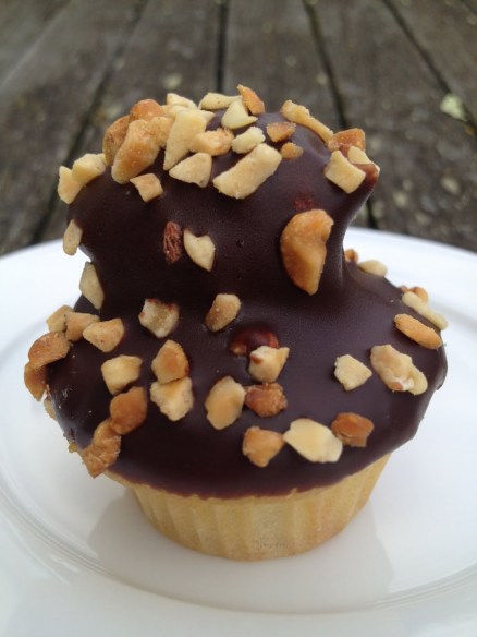 Nutty buddy mini cupcake Noe Valley Bakery