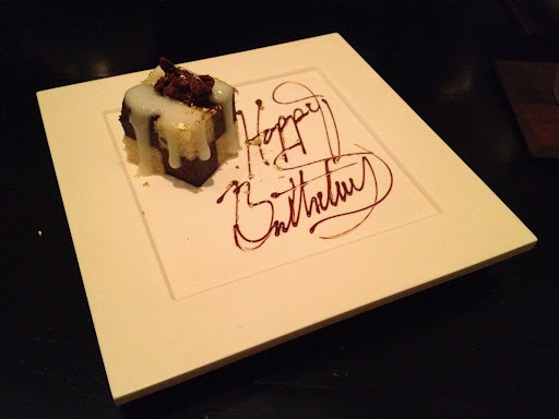 Black and white birthday cake Benu