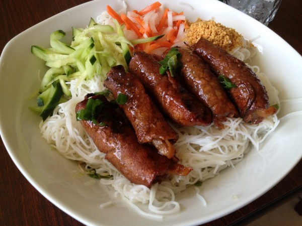 Bun with beef rolls Hometown Noodle 2